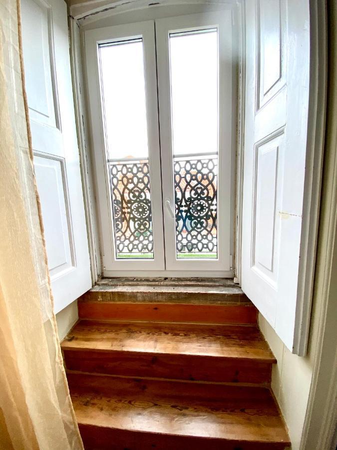Nature Chiado 2- Cozy Little Double Room With Shared Bathroom 리스본 외부 사진
