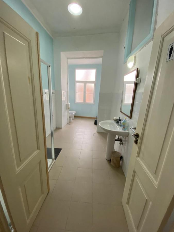 Nature Chiado 2- Cozy Little Double Room With Shared Bathroom 리스본 외부 사진